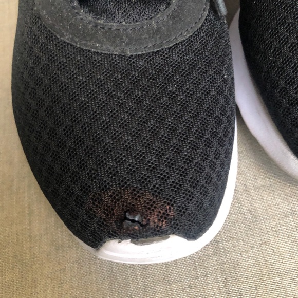 Black Nikes - Picture 6 of 6